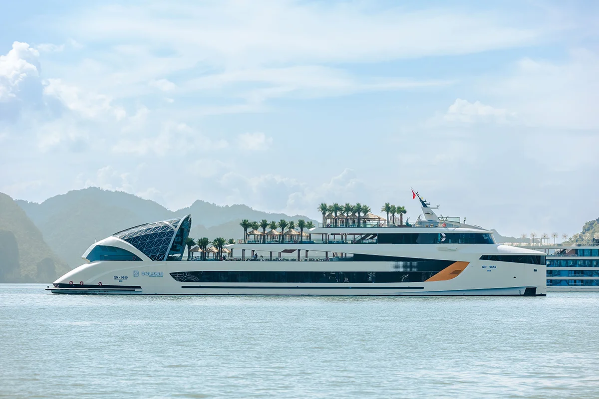 Dolphin Halong Cruise - Du Thuyền 6 sao Giải Trí Cao Cấp Trên Vịnh Hạ Long