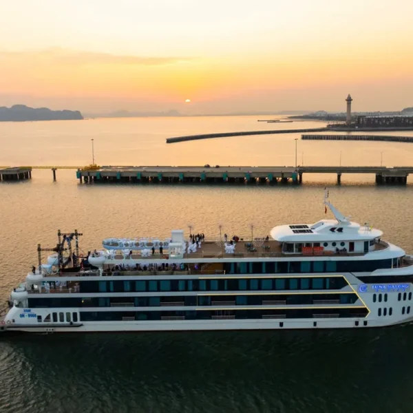 Ha Long Bay Tour Ngày: Hang Sửng Sốt Trên Tàu Luxury Luna Halong