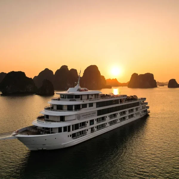 Tour Ngày Hạ Long Bay & Hang Sửng Sốt, Ti Top Trên Tàu Ambassador