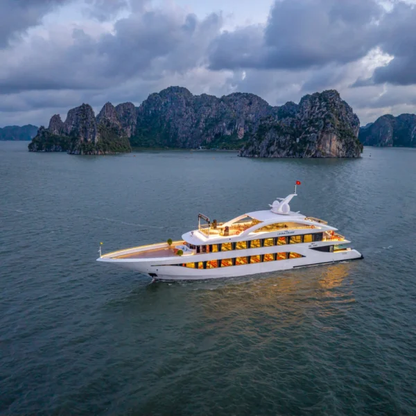 Leona Cruises – Du thuyền 5 sao đẳng cấp trên Vịnh Hạ Long